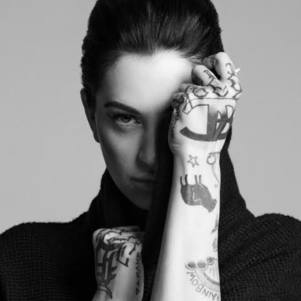 Porcelain Black
