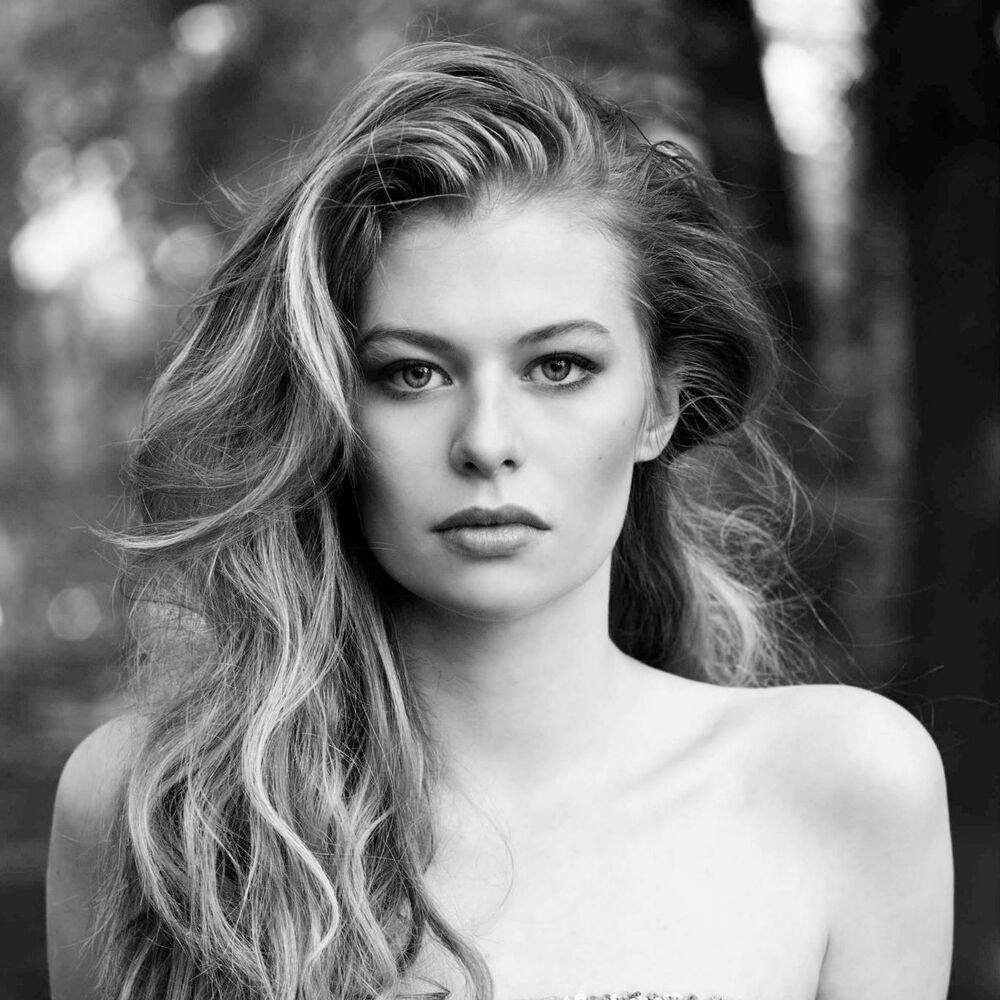 Zoë Straub